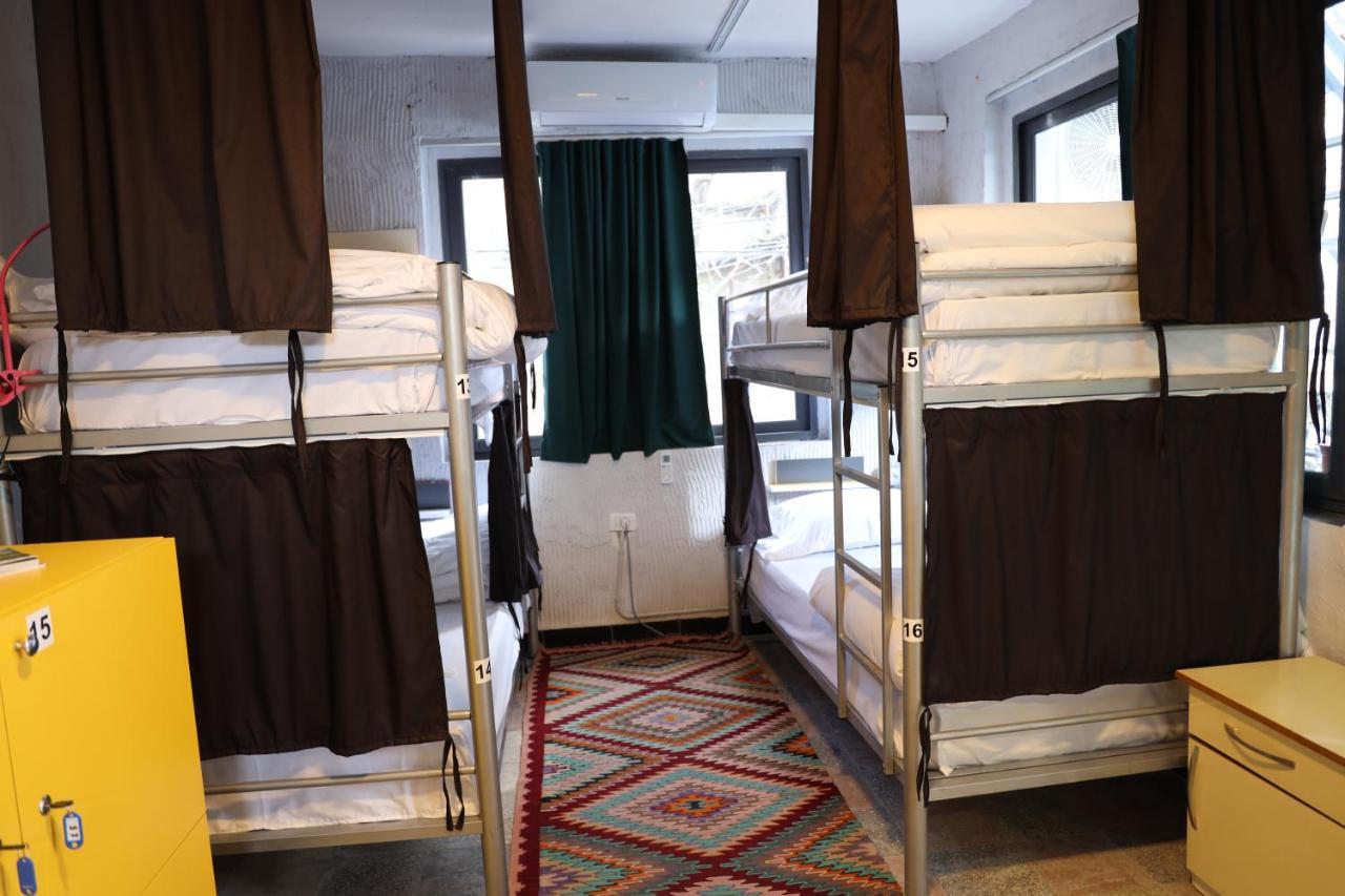 Hoja Hostel Tirana Extérieur photo