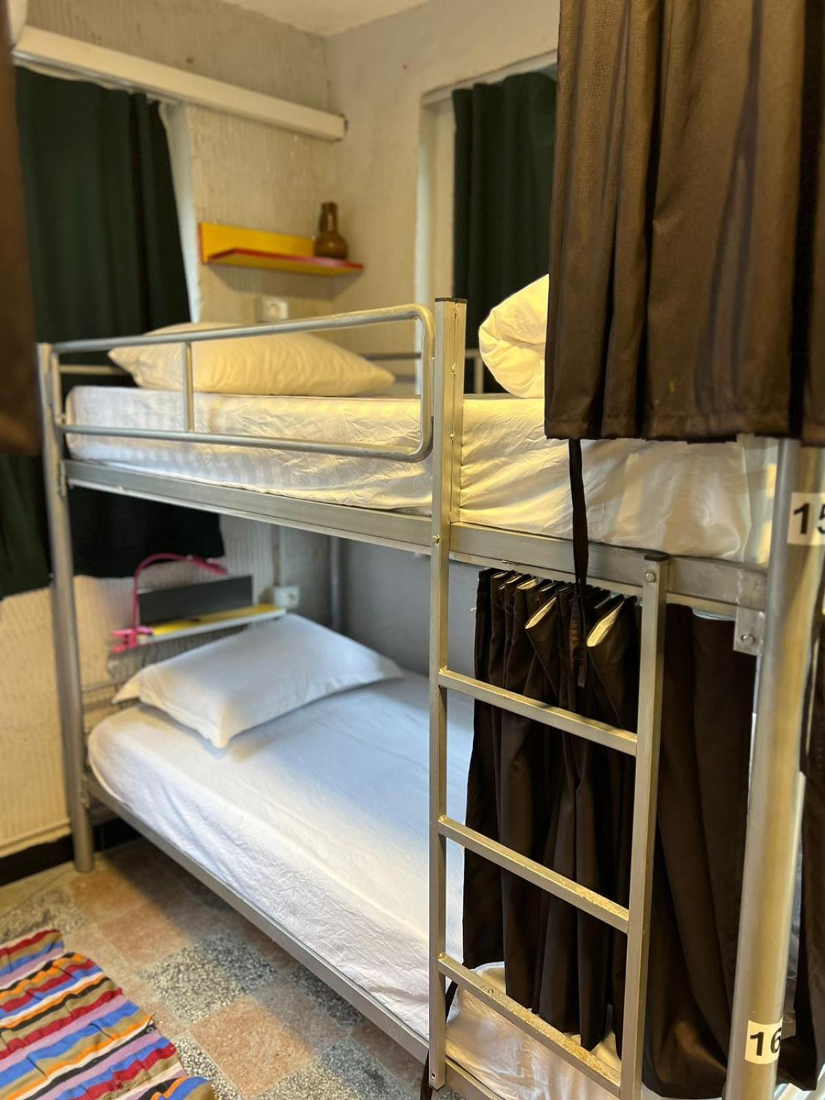Hoja Hostel Tirana Extérieur photo
